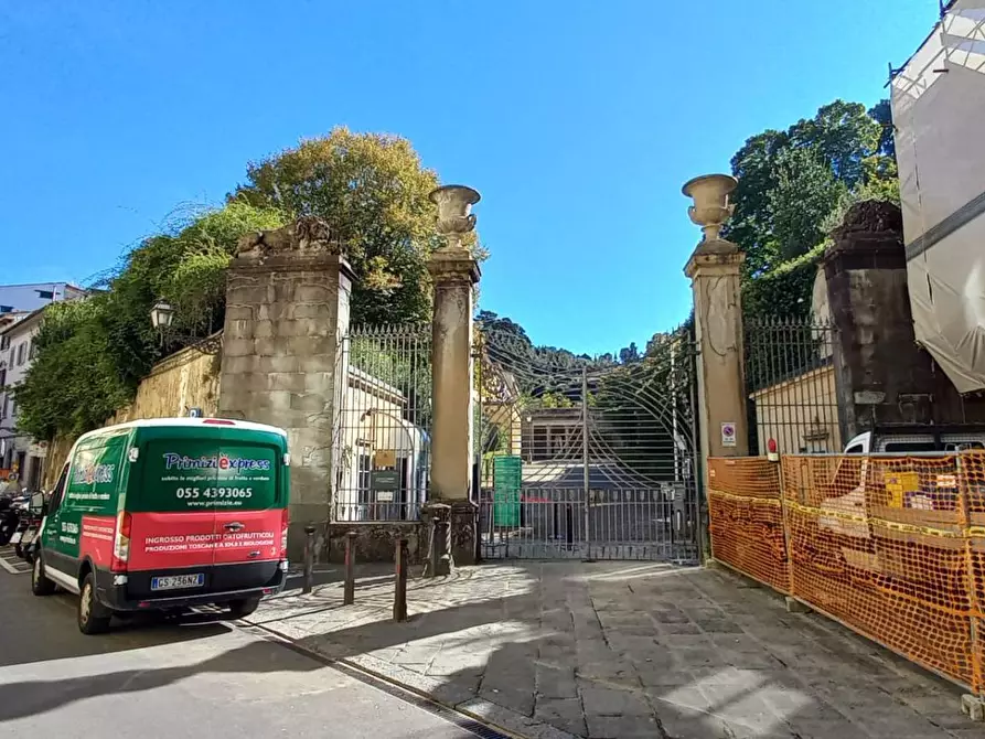 Immagine 20 di Locale commerciale in vendita  in Via Romana 54r a Firenze