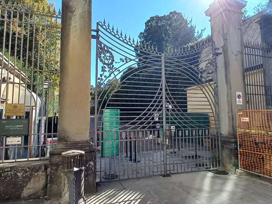 Immagine 21 di Locale commerciale in vendita  in Via Romana 54r a Firenze