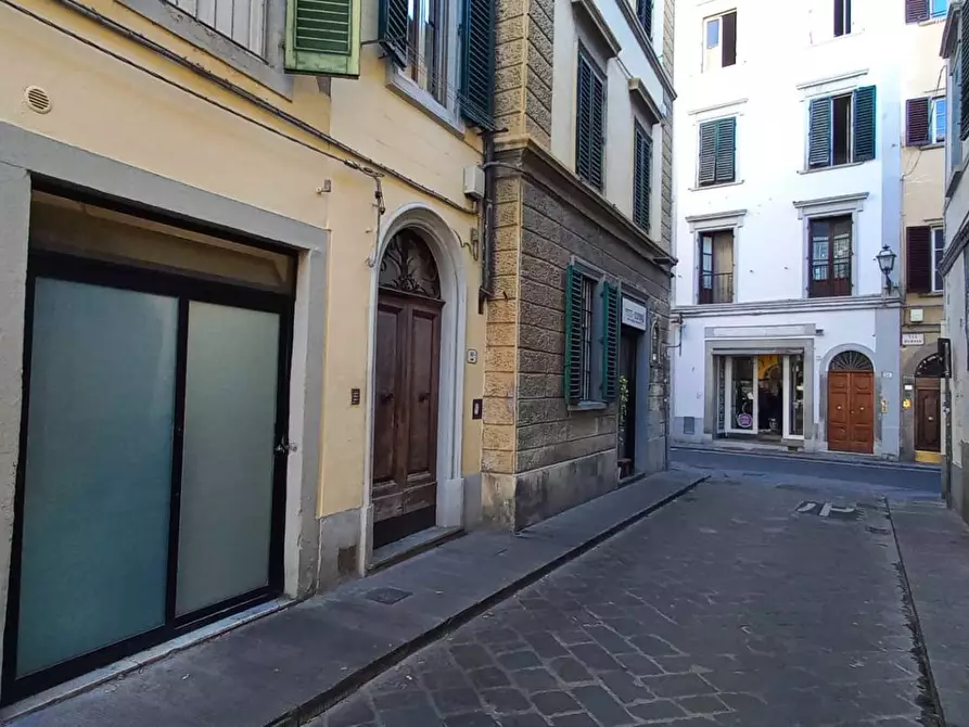 Immagine 10 di Locale commerciale in vendita  in Via Romana 54r a Firenze