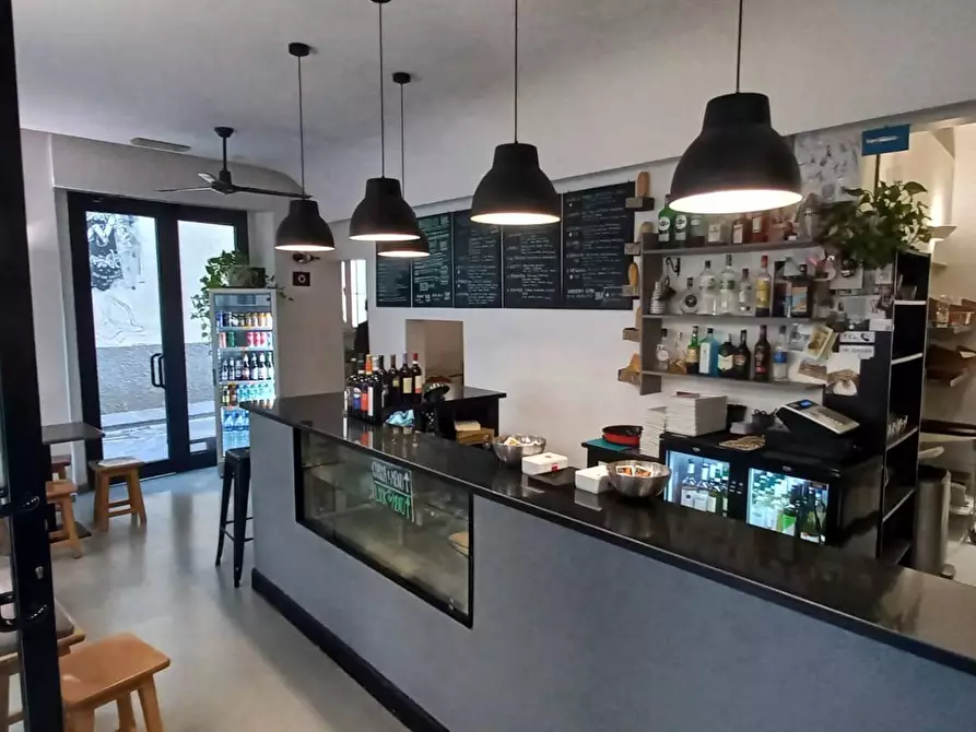 Immagine 24 di Locale commerciale in vendita  in Via Romana 54r a Firenze