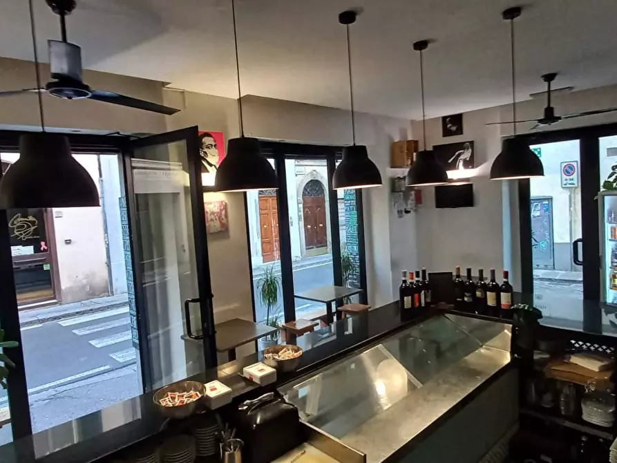 Immagine 29 di Locale commerciale in vendita  in Via Romana 54r a Firenze