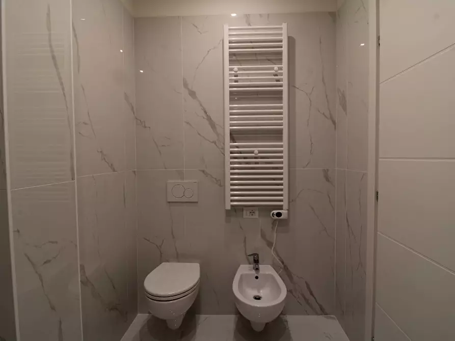 Immagine 21 di Appartamento in vendita  in Via Erbosa 38 a Firenze