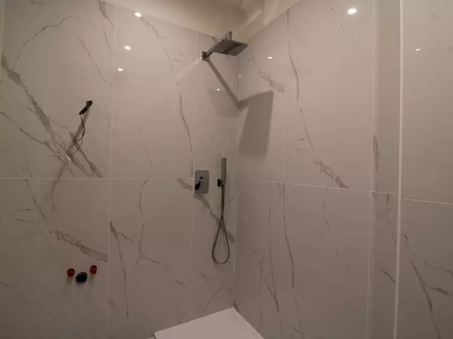 Immagine 23 di Appartamento in vendita  in Via Erbosa 38 a Firenze