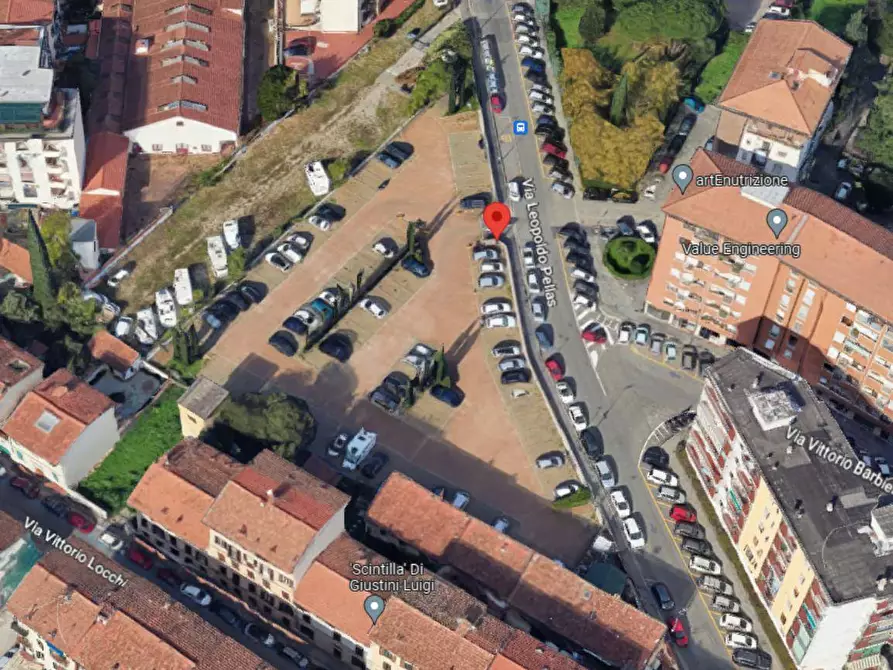 Immagine 1 di Box auto in vendita  in Via Leopoldo Pellas 17 a Firenze