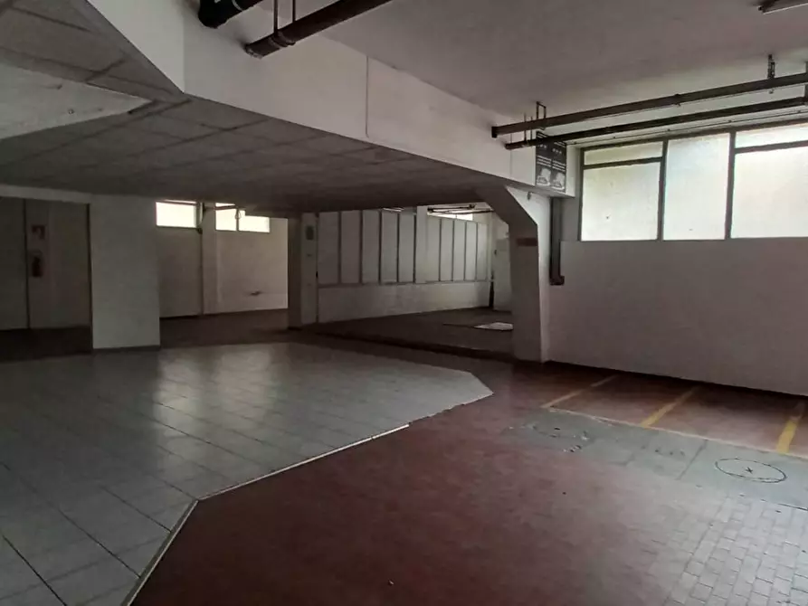Immagine 13 di Box auto in vendita  in largo liverani a Firenze