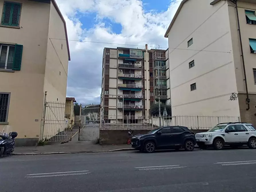 Immagine 1 di Box auto in vendita  in LARGO LIVERANI a Firenze
