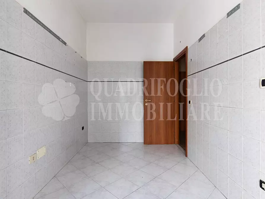 Immagine 22 di Appartamento in vendita  in Piazza Di Ponte Lungo 11 a Roma