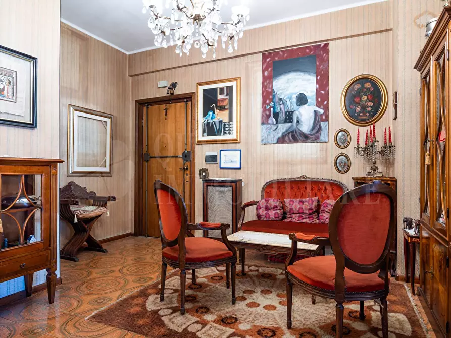 Immagine 3 di Appartamento in vendita  in Via Delle Gondole 38 a Roma