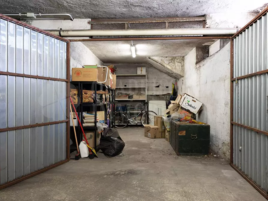 Immagine 40 di Appartamento in vendita  in Via Delle Gondole 38 a Roma