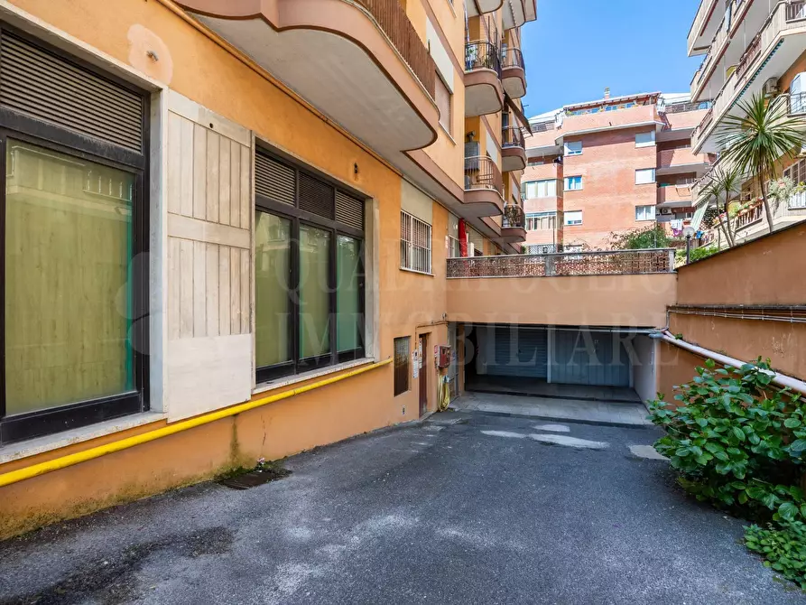 Immagine 41 di Appartamento in vendita  in Via Delle Gondole 38 a Roma