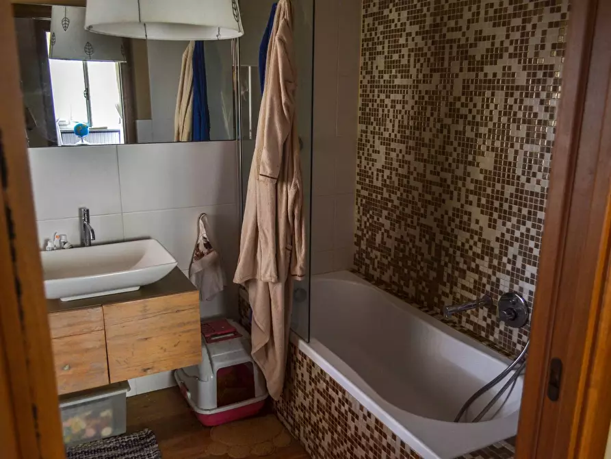 Immagine 32 di Villa in vendita  in Via Riva 100 a Andezeno