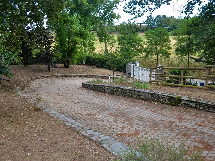 Immagine 37 di Villa in vendita  in Via Riva 100 a Andezeno