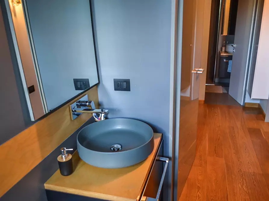 Immagine 23 di Appartamento in vendita  in Strada del Mainero 66 a Torino