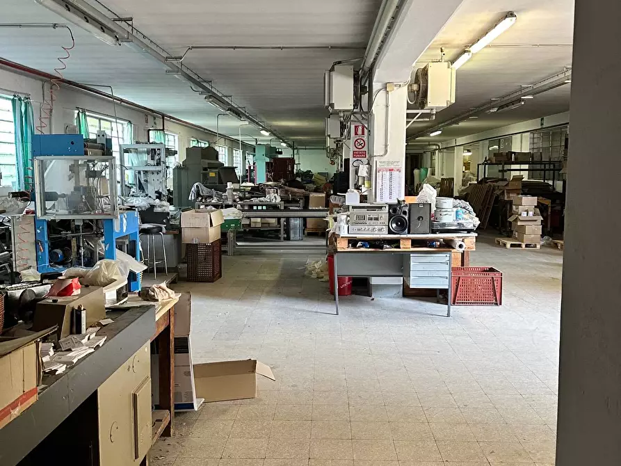 Immagine 1 di Capannone industriale in vendita  a Vigevano