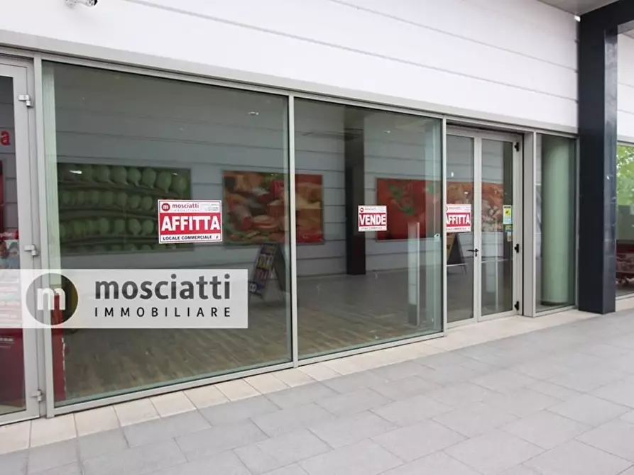 Immagine 2 di Locale commerciale   in Statale Muccese Nord a Esanatoglia