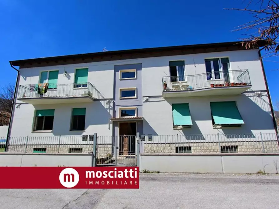 Immagine 1 di Appartamento in vendita  in Chiara Brugnola a Esanatoglia