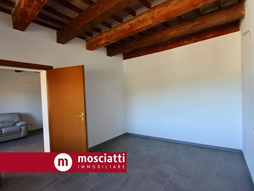 Immagine 1 di Appartamento in vendita  in Vittorio Emanuele a Esanatoglia