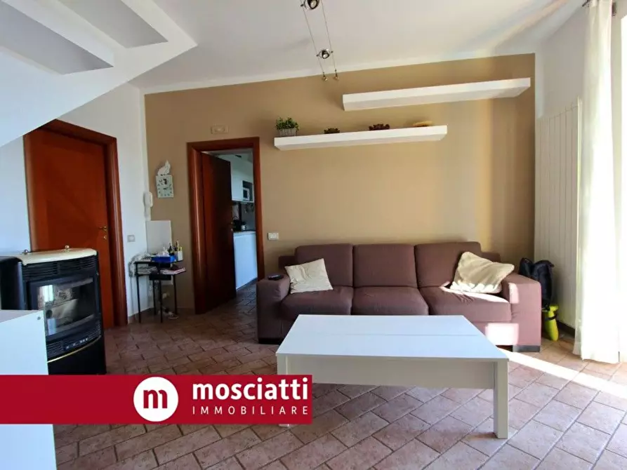 Immagine 12 di Rustico / casale in vendita  in Località Coste Falcotto a Esanatoglia