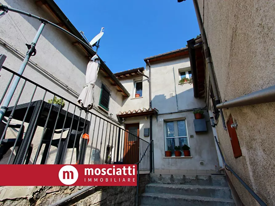 Immagine 1 di Appartamento in vendita  in Via Casette San Domenico a Esanatoglia