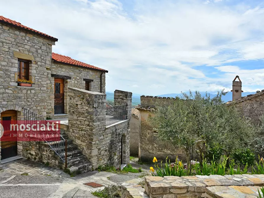 Immagine 2 di Rustico / casale in vendita  in Località Perito a Camerino