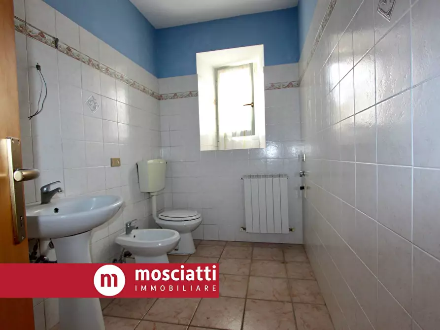 Immagine 2 di Appartamento in vendita  in Via Marinelli a Esanatoglia