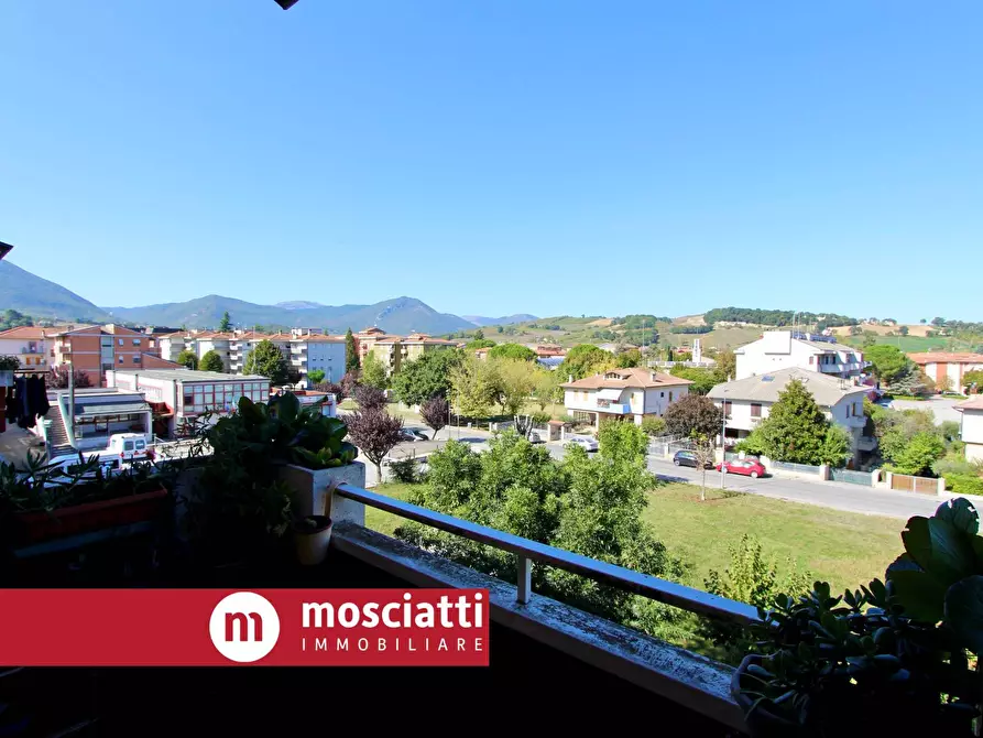 Immagine 3 di Multiproprietà in vendita  in Via Pietro Nenni 12 a Esanatoglia