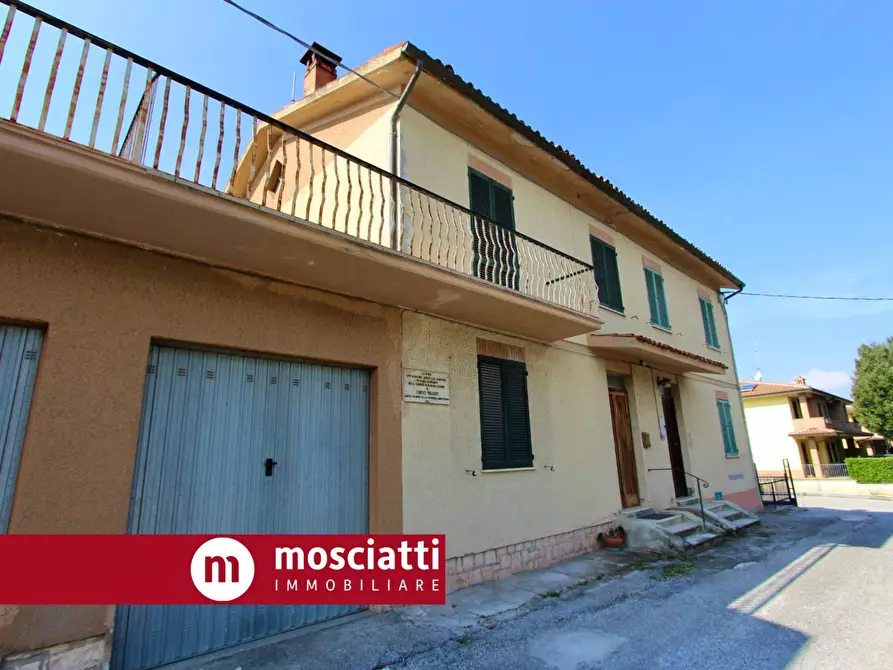 Immagine 1 di Casa semindipendente in vendita  in Via San Rocco 49 a Esanatoglia
