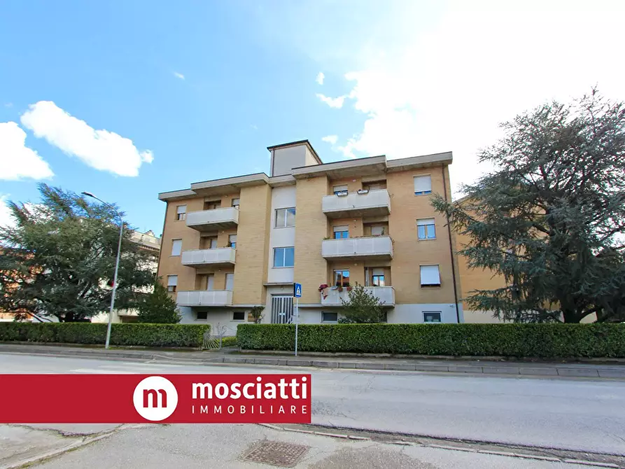 Immagine 1 di Appartamento in vendita  in Via Martiri Della Libertà 78 a Esanatoglia
