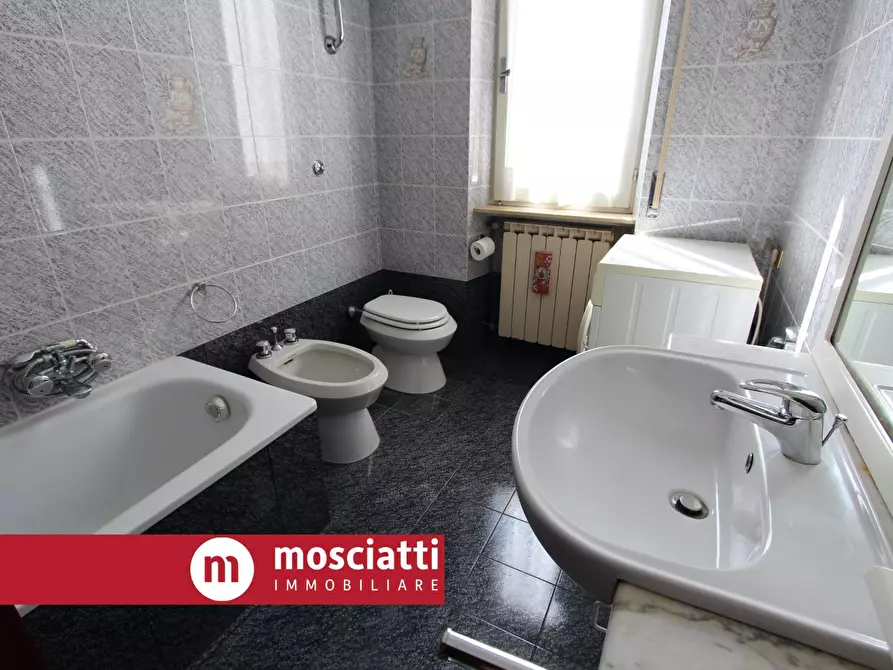 Immagine 9 di Appartamento in vendita  in Via Beato Gentile Finaguerra 11 a Esanatoglia