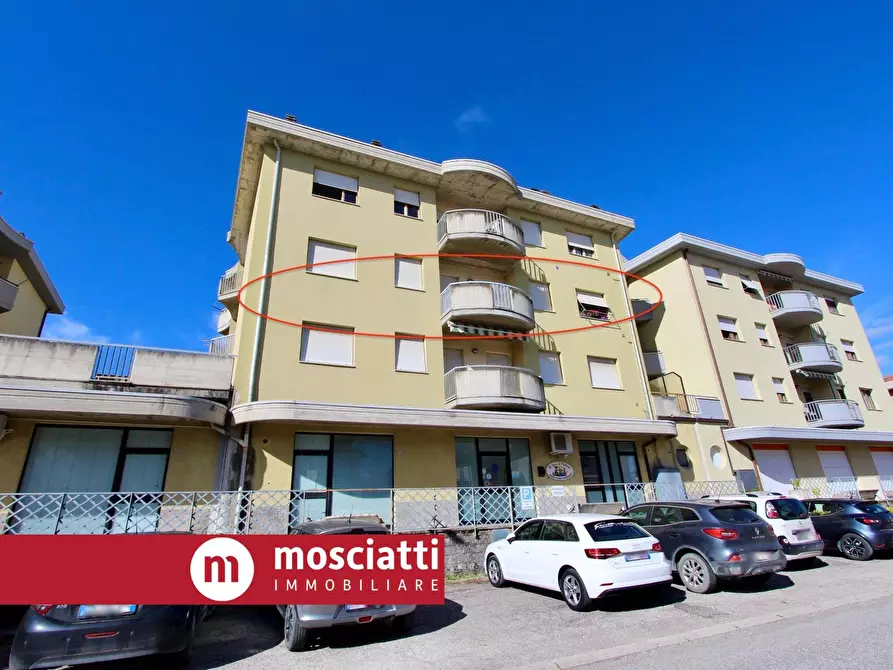 Immagine 1 di Appartamento in vendita  in Via Matteotti a Esanatoglia