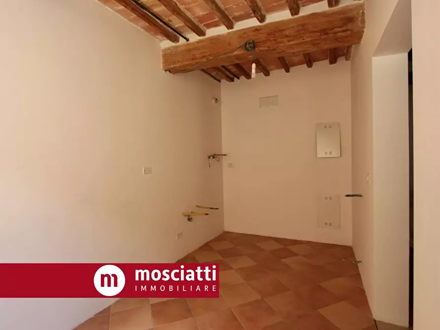 Immagine 2 di Casa indipendente in vendita  in Piazza Garibaldi 14 a Esanatoglia