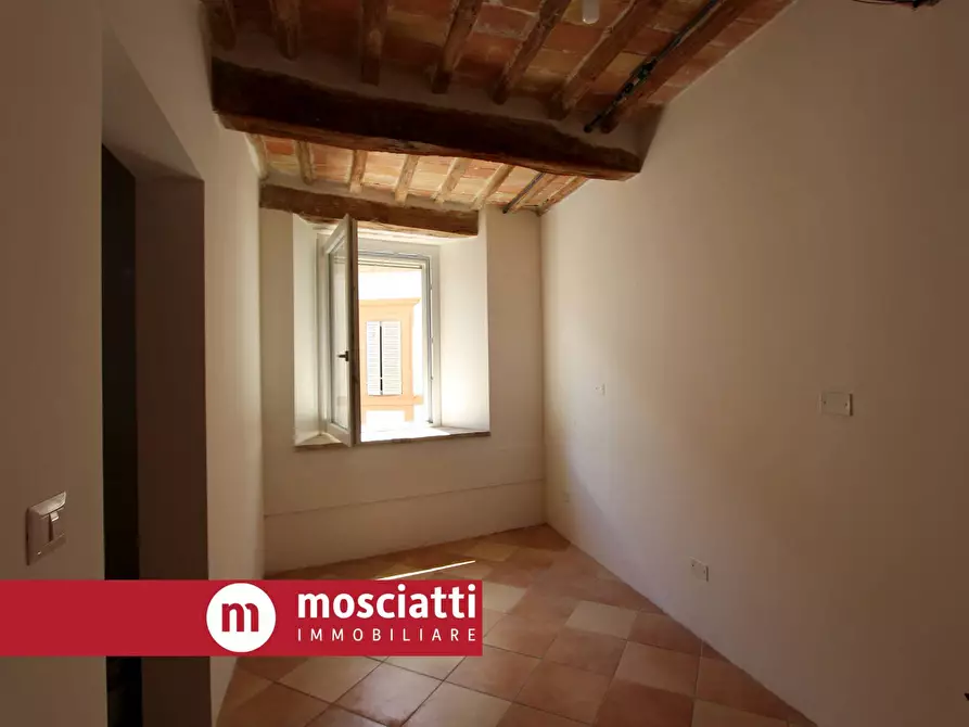 Immagine 3 di Casa indipendente in vendita  in Piazza Garibaldi 14 a Esanatoglia