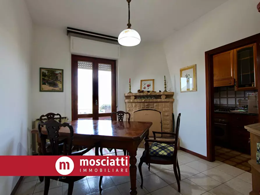 Immagine 7 di Appartamento in vendita  in Pietro Nenni a Esanatoglia