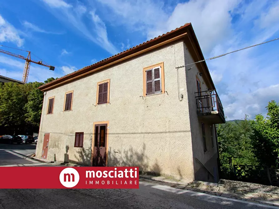 Immagine 2 di Casa indipendente in vendita  in Piazza Gabrielli 16 a Fabriano