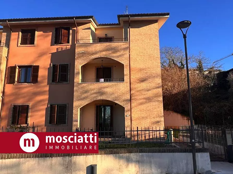 Immagine 2 di Multiproprietà in vendita  in Frazione Collina 77 a Castelraimondo