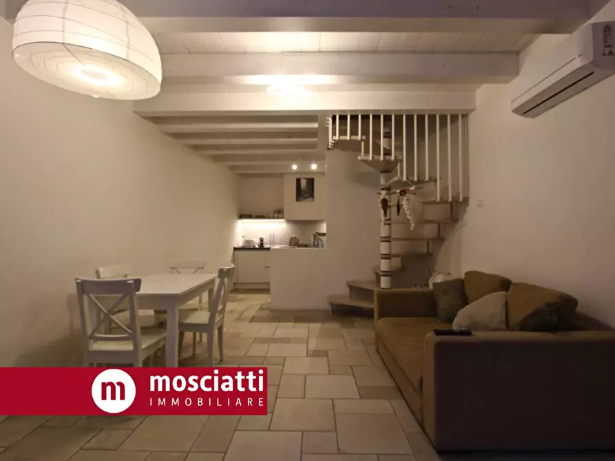 Immagine 2 di Casa indipendente in vendita  in Frazione Grimaldi 24 a Esanatoglia