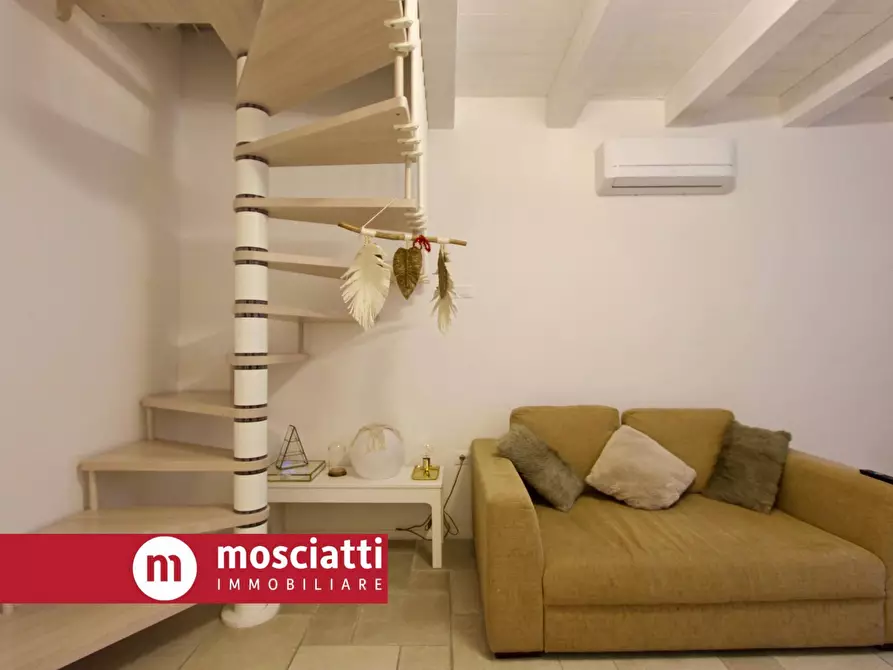 Immagine 3 di Casa indipendente in vendita  in Frazione Grimaldi 24 a Esanatoglia