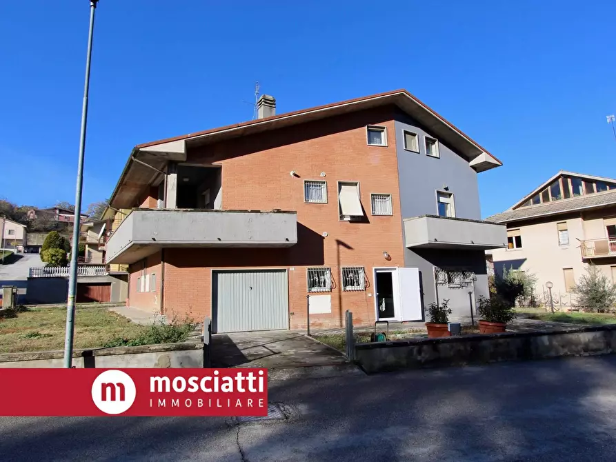 Immagine 1 di Casa indipendente in vendita  in Via Monte Primo 2 a Castelraimondo