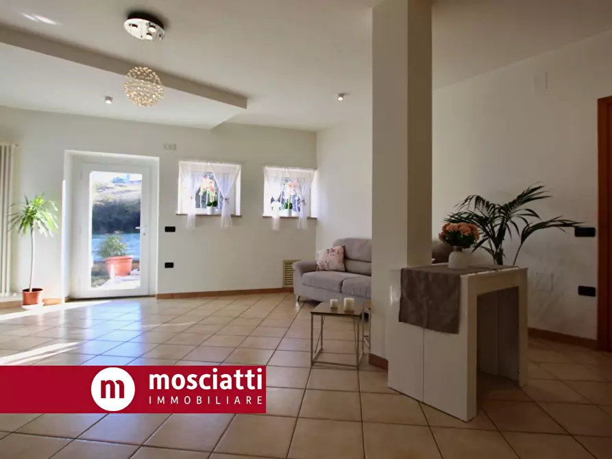 Immagine 4 di Casa indipendente in vendita  in Via Monte Primo 2 a Castelraimondo