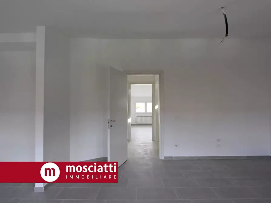 Immagine 2 di Attico in vendita  in Viale Cesare Battisti a Esanatoglia