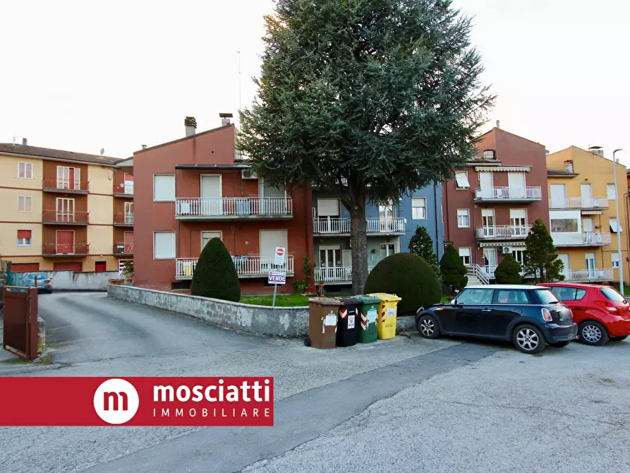 Immagine 1 di Box auto in vendita  in Via D'Alessandro snc a Esanatoglia