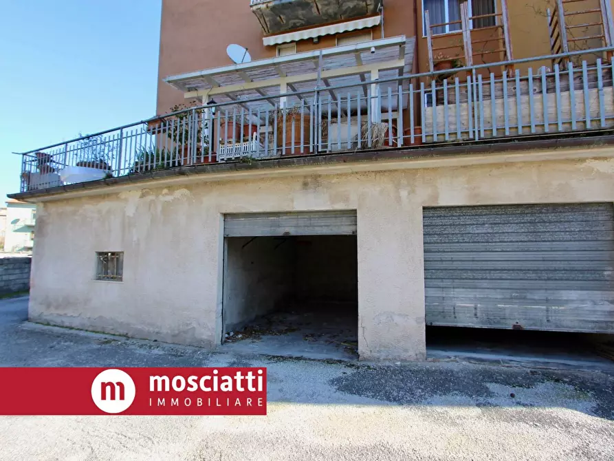 Immagine 2 di Box auto in vendita  in Via D'Alessandro snc a Esanatoglia