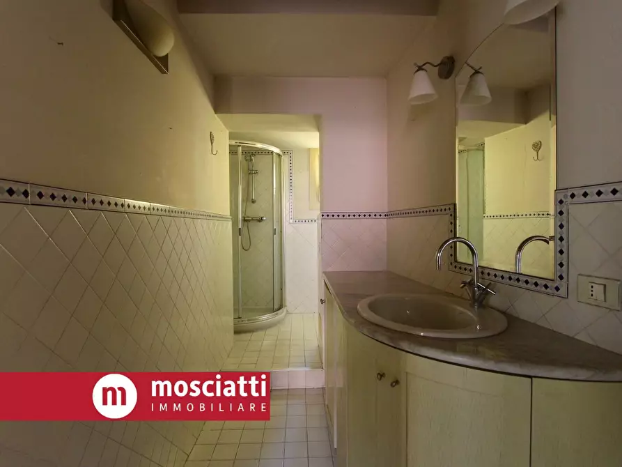 Immagine 10 di Appartamento in vendita  in Corso Vittorio Emanuele 31 a Esanatoglia