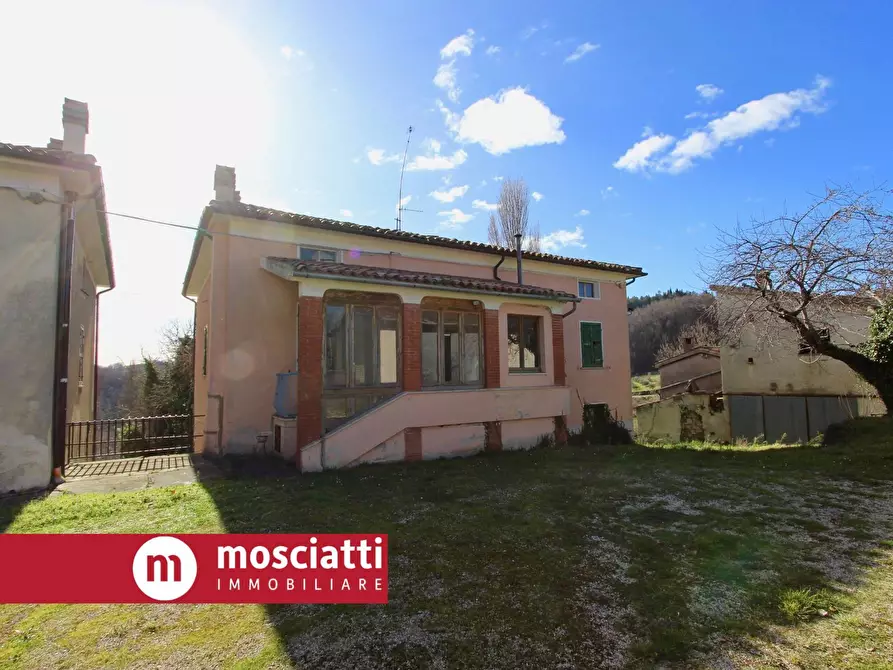 Immagine 1 di Rustico / casale in vendita  in Vocabolo San Gregorio Alto a Esanatoglia