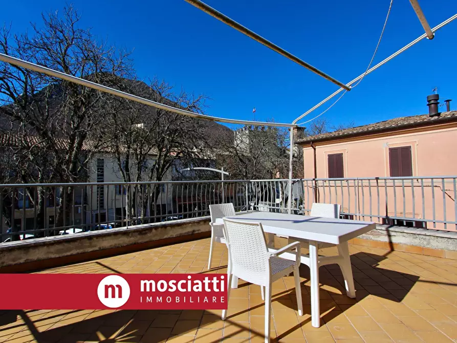 Immagine 1 di Appartamento in vendita  in Via Sfercia a Esanatoglia