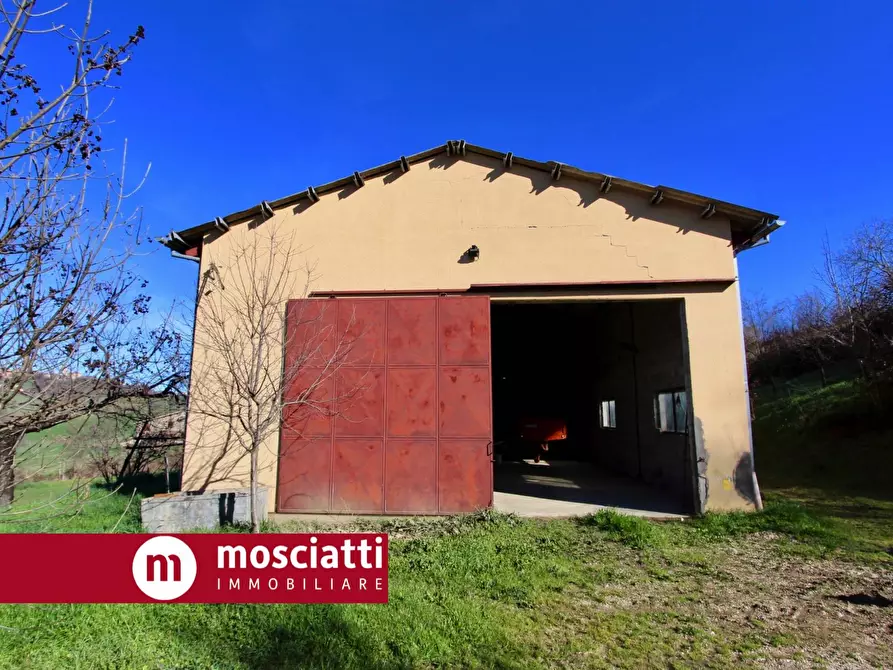 Immagine 2 di Terreno agricolo in vendita  in Località San Luca a Camerino