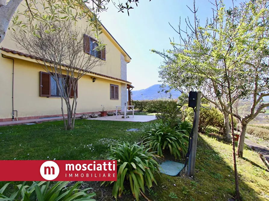 Immagine 7 di Villa in vendita  in Località Montagnano 22 a Camerino