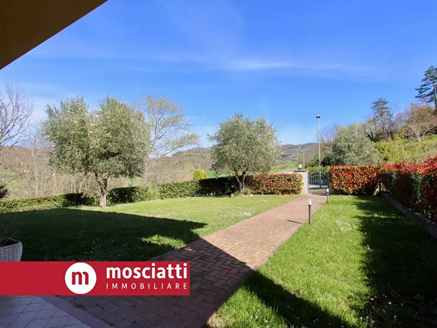 Immagine 8 di Villa in vendita  in Località Montagnano 22 a Camerino
