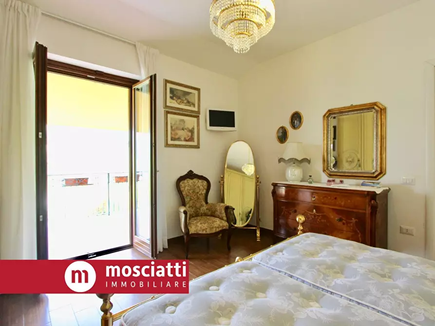 Immagine 17 di Villa in vendita  in Località Montagnano 22 a Camerino