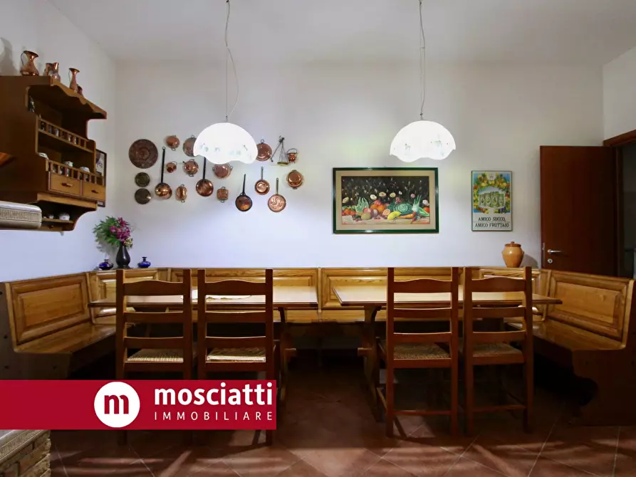 Immagine 24 di Villa in vendita  in Località Montagnano 22 a Camerino